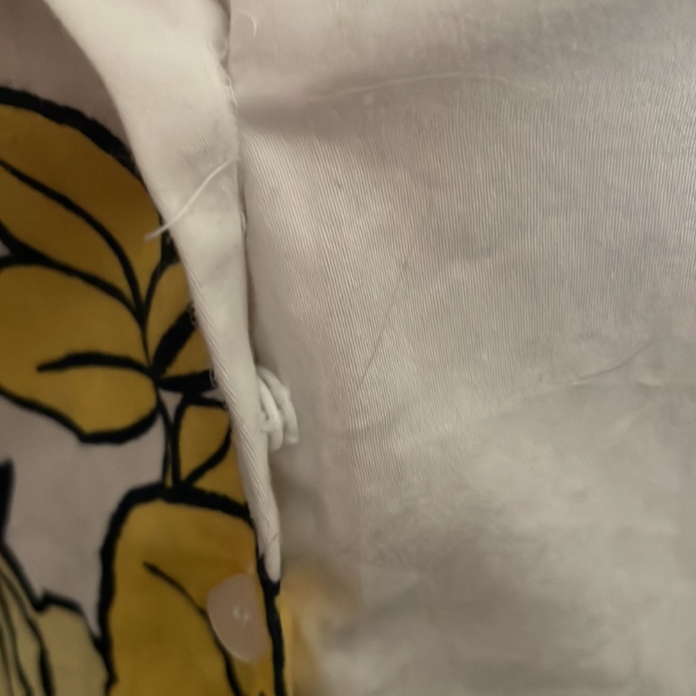 White blouse with yellow flowers - Picture 4 of 8